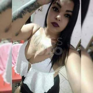 Morena gostosa tatuada