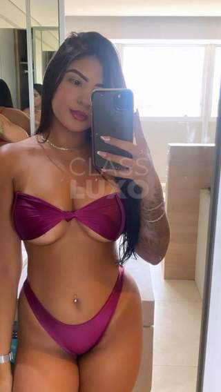 Morena sensual cheia de tesao louca para fuder gostoso.